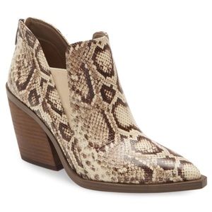 VINCE CAMUTO Gradina Block Heel Bootie, Size 8 Natural Snake Print